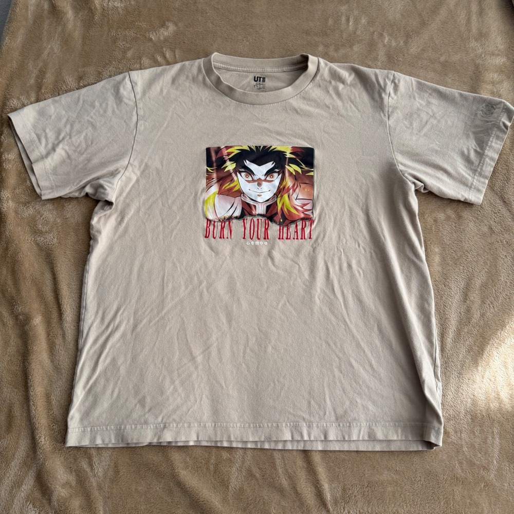 Uniqlo UT Demon Slayer Rengoku Burn Your Heart Graphic T-Shirt Beige Mens L